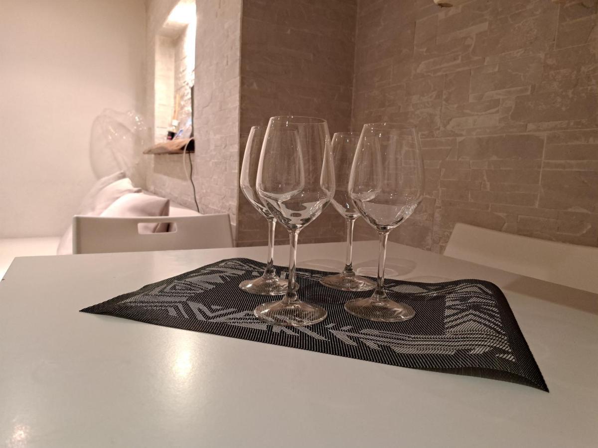 Ferienwohnung Toledo 27, A Due Passi Da Piazza Del Plebiscito Neapel Exterior foto