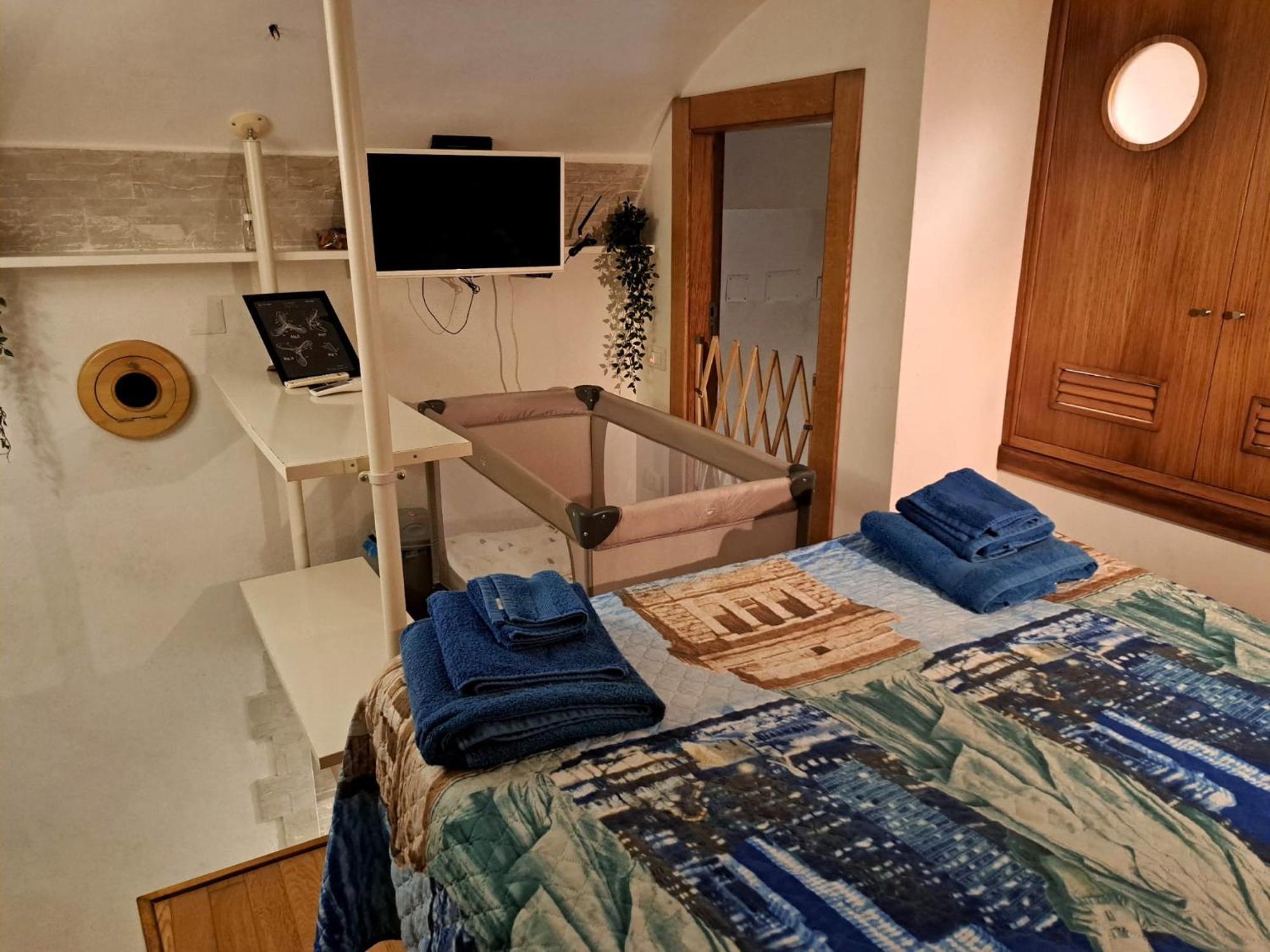 Ferienwohnung Toledo 27, A Due Passi Da Piazza Del Plebiscito Neapel Exterior foto