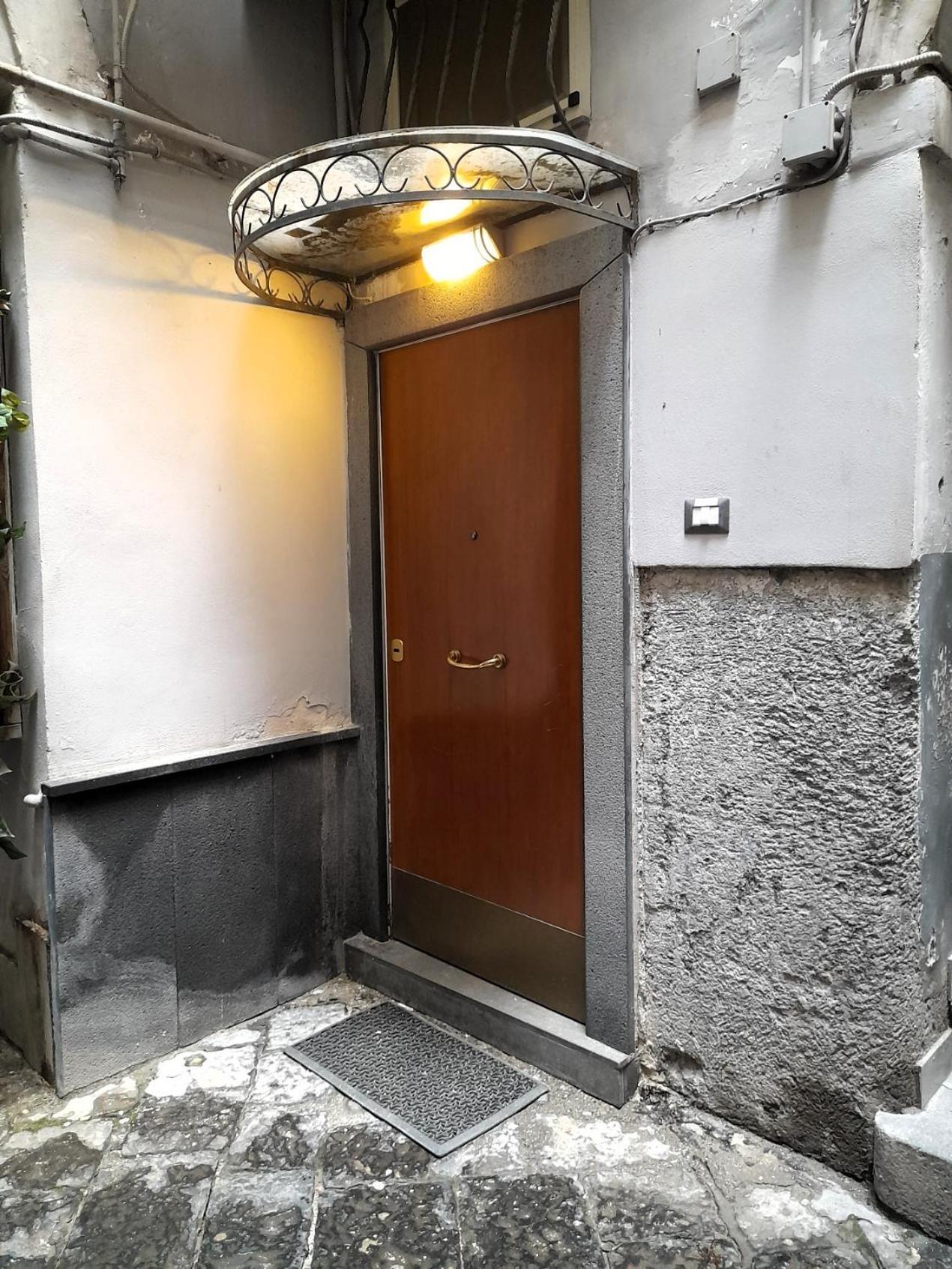Ferienwohnung Toledo 27, A Due Passi Da Piazza Del Plebiscito Neapel Exterior foto