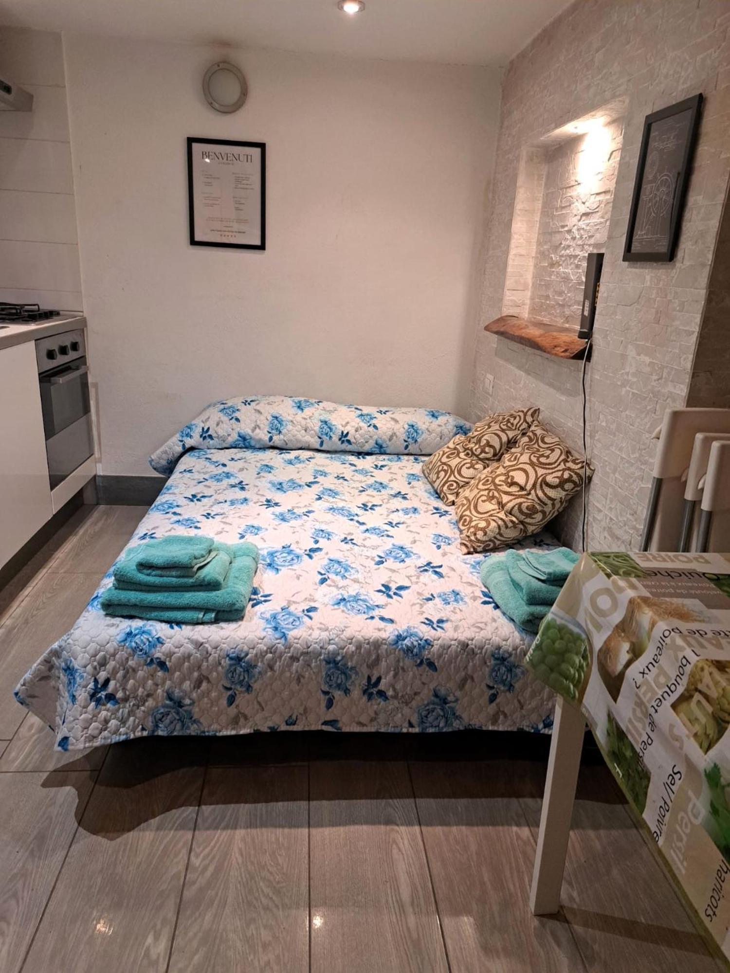 Ferienwohnung Toledo 27, A Due Passi Da Piazza Del Plebiscito Neapel Exterior foto