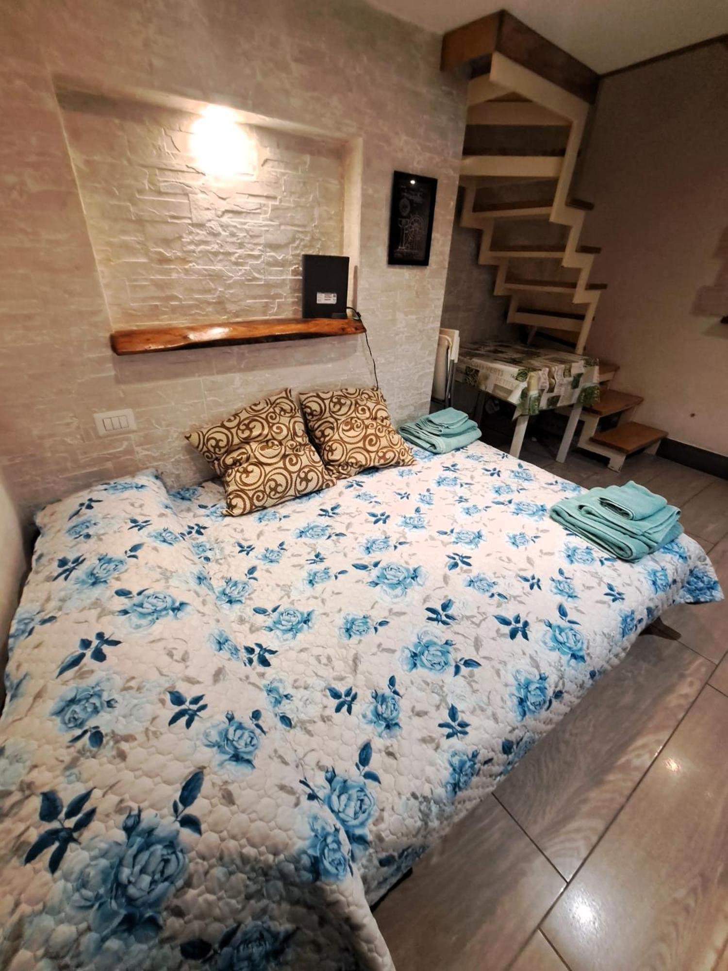 Ferienwohnung Toledo 27, A Due Passi Da Piazza Del Plebiscito Neapel Exterior foto
