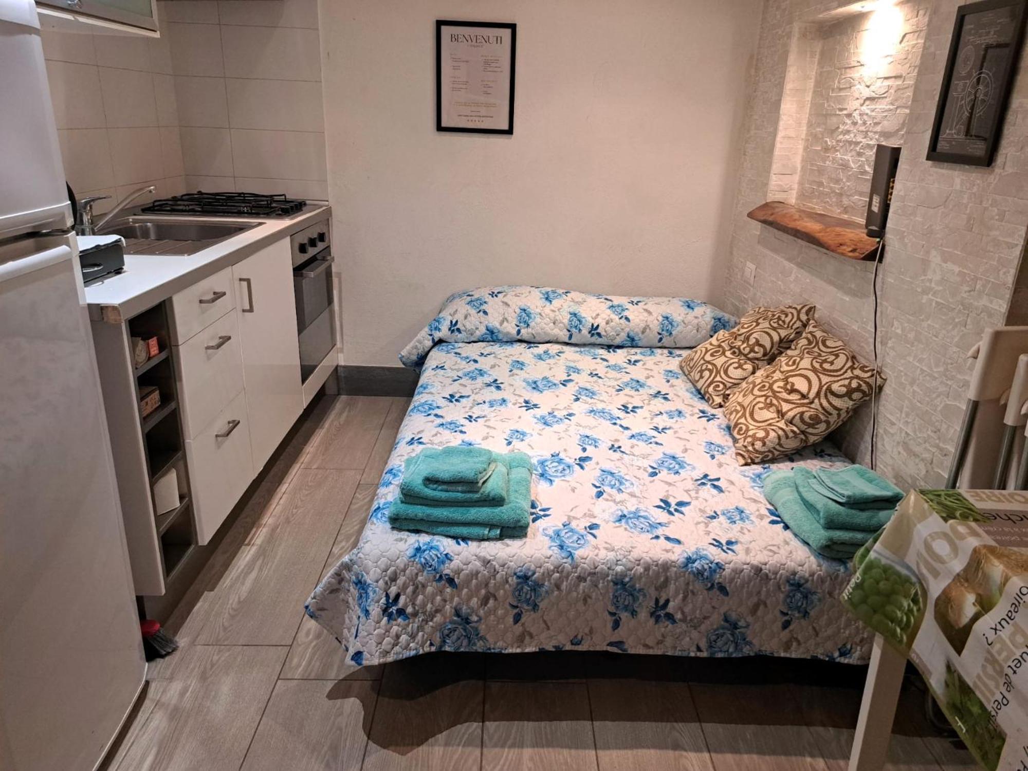 Ferienwohnung Toledo 27, A Due Passi Da Piazza Del Plebiscito Neapel Exterior foto